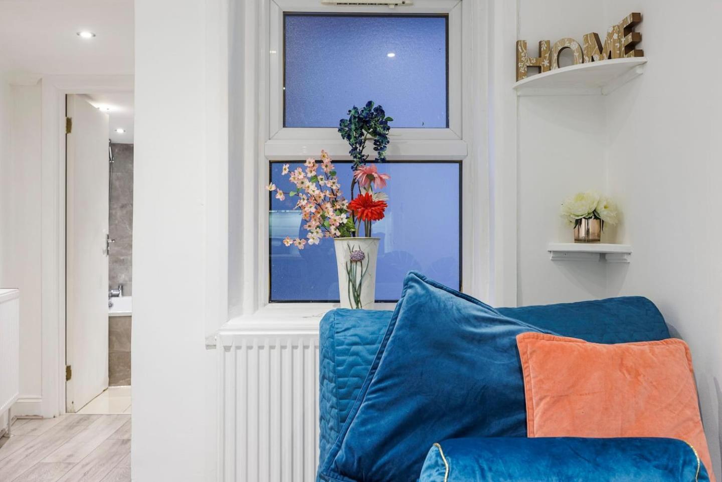 Cute And Cosy In Kensington Apartment *